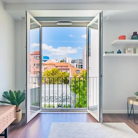 Apartment Campo De Ourique Deluxe Mid-term