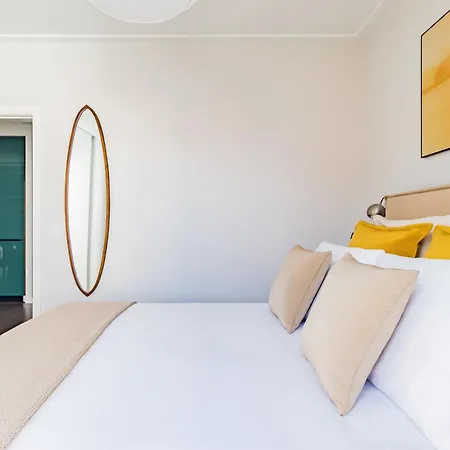 Campo De Ourique Deluxe Mid-term Apartment