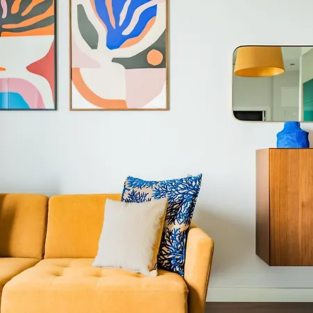 Apartment Campo De Ourique Deluxe Mid-term *