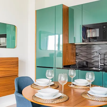 Apartment Campo De Ourique Deluxe Mid-term *