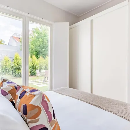 Campo De Ourique Deluxe Mid-term *
